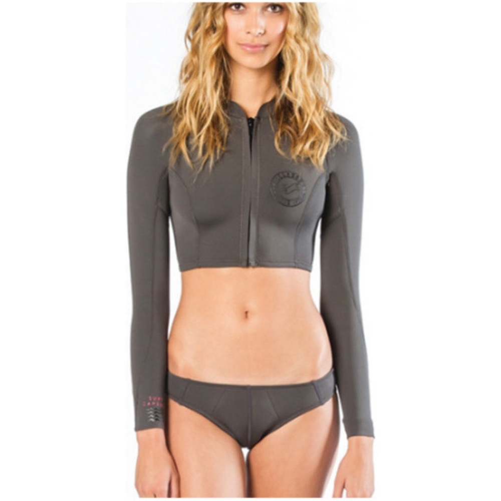 Billabong Women's Charcoal Gray Cropped Long-Sleeve Rash Guard